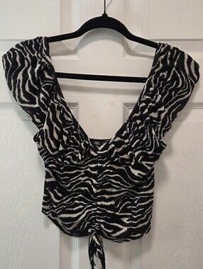 🖤 Zara Zebra Print Ruched Ruffle Crop Top 🤍